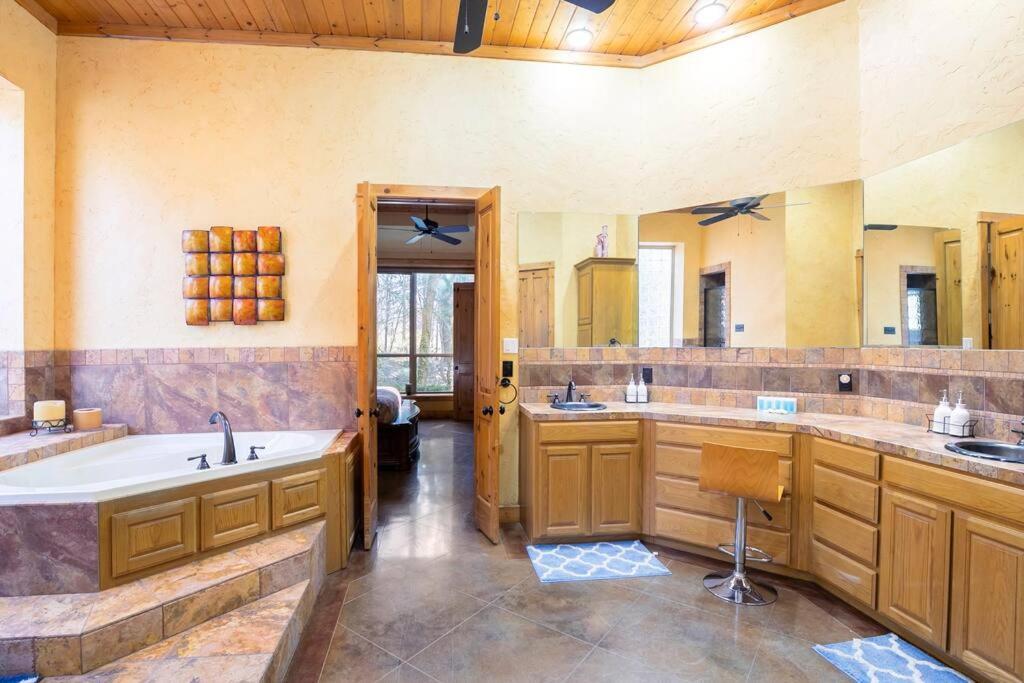 Texas Ranch House With 5 Bedroom And Fish Pond Dallas Extérieur photo