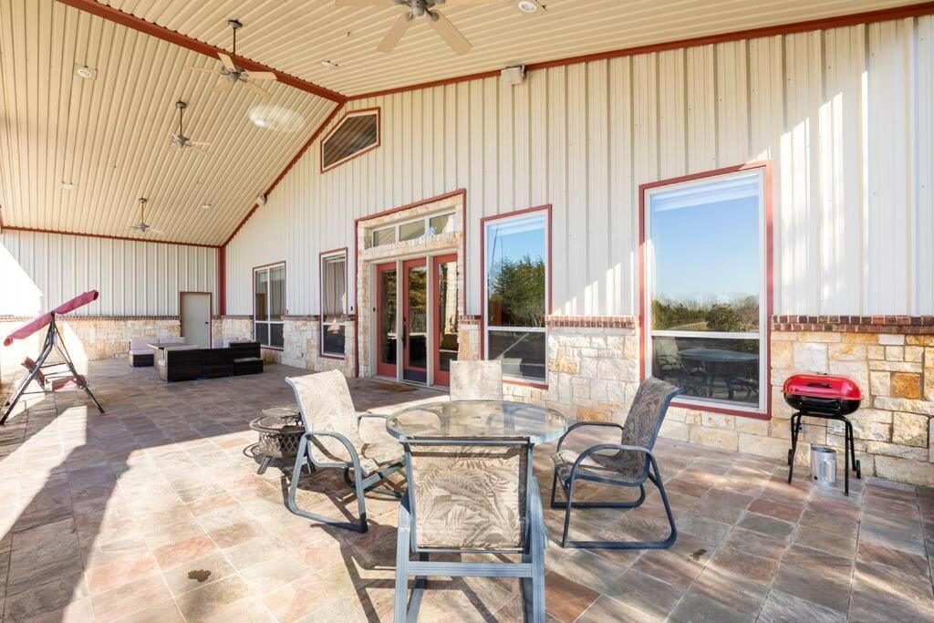 Texas Ranch House With 5 Bedroom And Fish Pond Dallas Extérieur photo