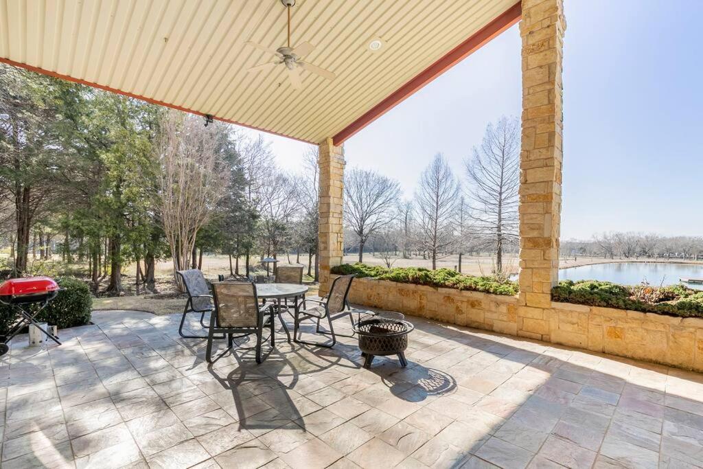 Texas Ranch House With 5 Bedroom And Fish Pond Dallas Extérieur photo