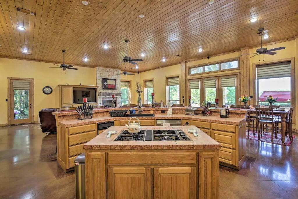Texas Ranch House With 5 Bedroom And Fish Pond Dallas Extérieur photo